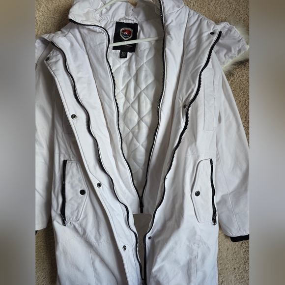 Women's White Quilted Jacket - Picture 2 of 7